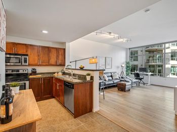 253 10Th Ave