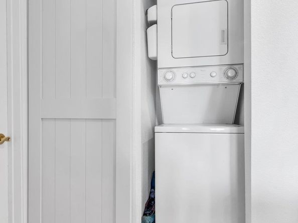 3975 Hortensia St E7, San Diego CA 92110