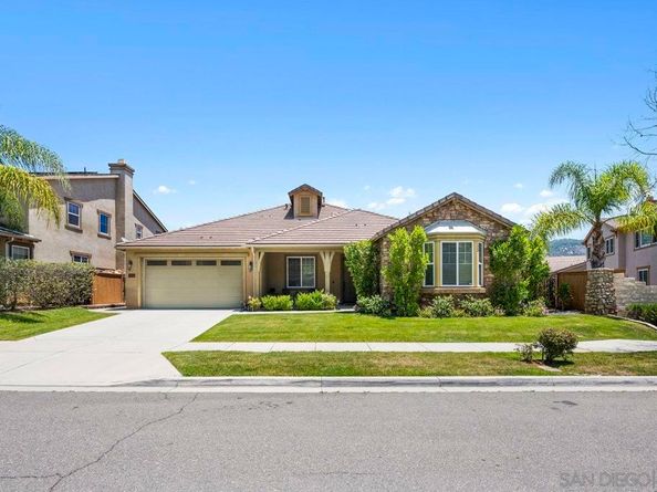2928 Burnet Dr, Escondido CA 92027