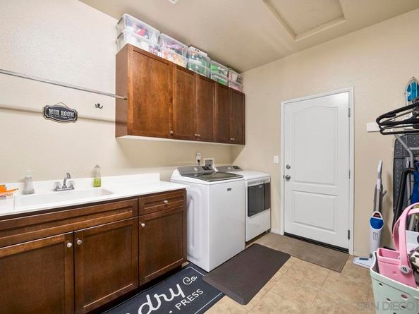 2928 Burnet Dr, Escondido CA 92027