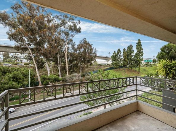 7405 Charmant Dr. 2306 2306, San Diego CA 92122