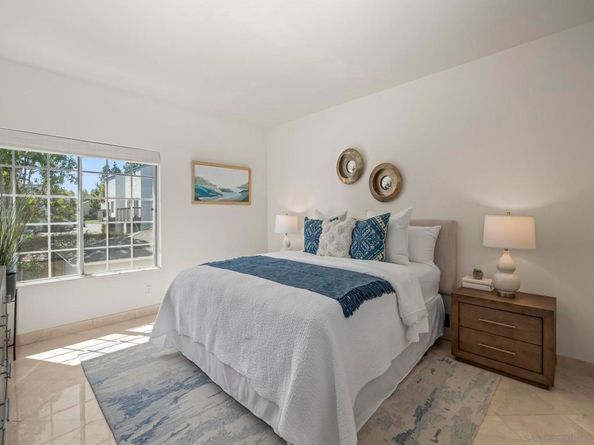 8635 Via Mallorca D, La Jolla CA 92037