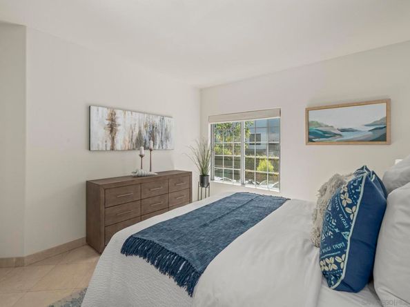 8635 Via Mallorca D, La Jolla CA 92037