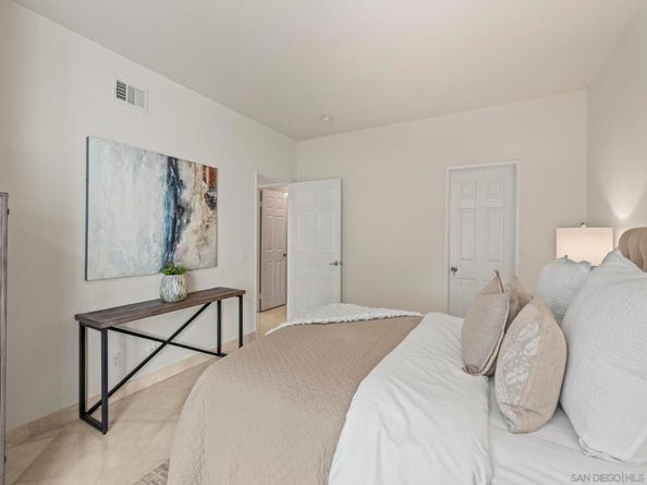 8635 Via Mallorca D, La Jolla CA 92037