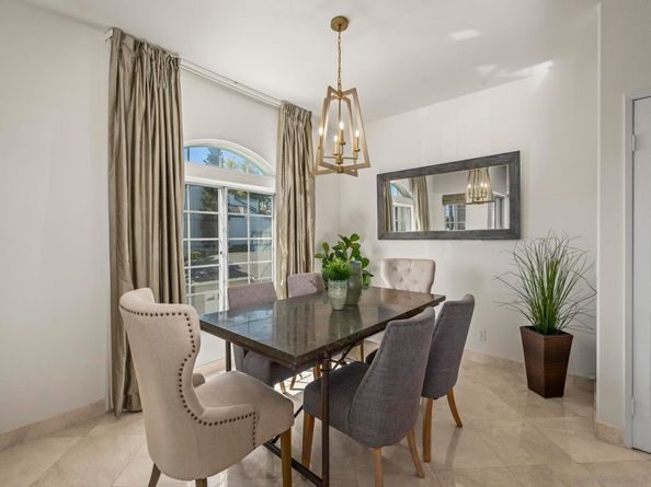 8635 Via Mallorca D, La Jolla CA 92037