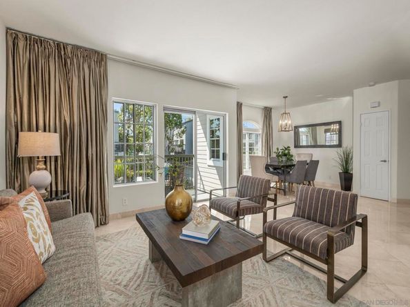 8635 Via Mallorca D, La Jolla CA 92037