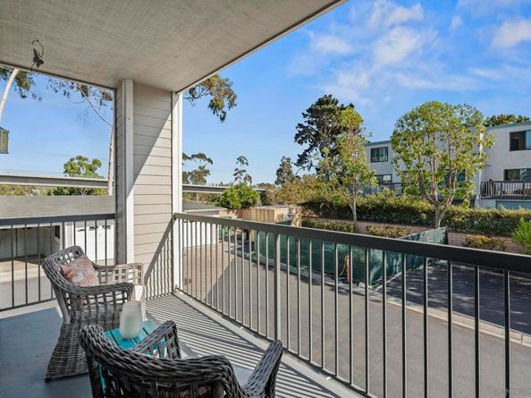 8635 Via Mallorca D, La Jolla CA 92037