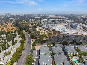 8635 Via Mallorca D, La Jolla CA 92037