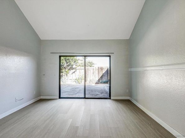 9488 Hiker Hill Rd, San Diego CA 92129