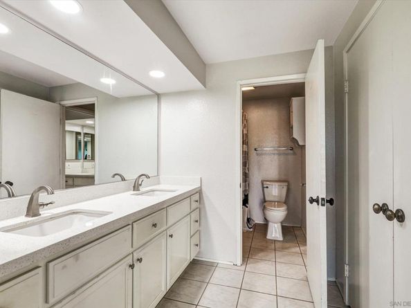 9488 Hiker Hill Rd, San Diego CA 92129