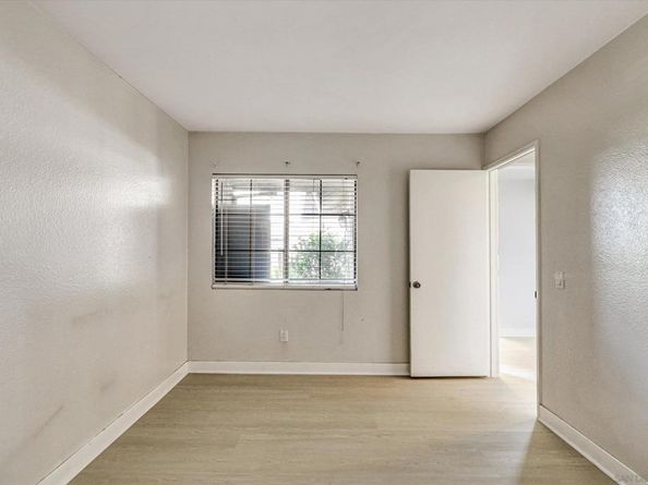 9488 Hiker Hill Rd, San Diego CA 92129