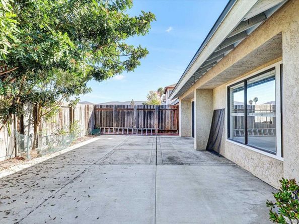 9488 Hiker Hill Rd, San Diego CA 92129