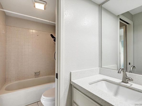 9488 Hiker Hill Rd, San Diego CA 92129