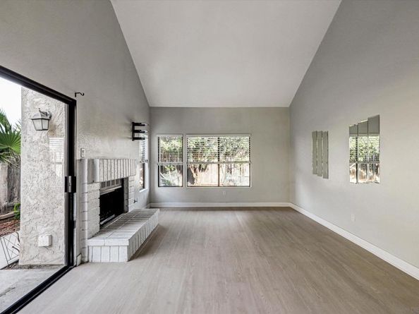 9488 Hiker Hill Rd, San Diego CA 92129