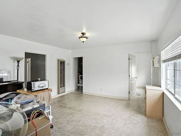 4472 74 51st St, San Diego CA 92115