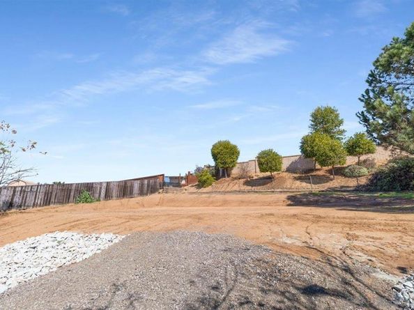 1756 Alhudson Dr, Escondido CA 92029