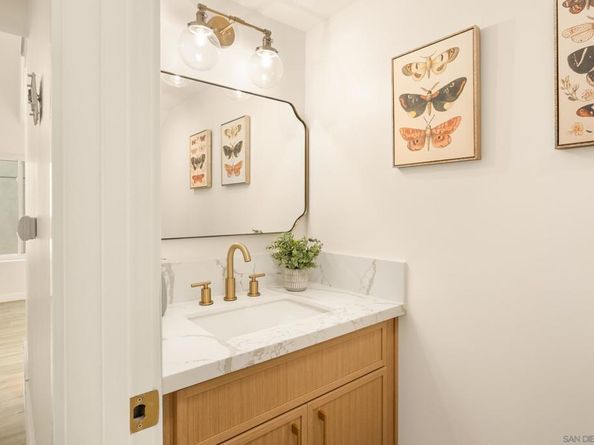 6759 Paseo Del Vista, Carlsbad CA 92009