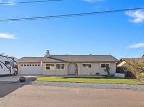 8802 Blue Boy Ln, Santee CA 92071
