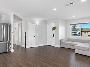 8802 Blue Boy Ln, Santee CA 92071