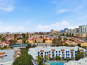 8310 Regents Rd 1E, San Diego CA 92122