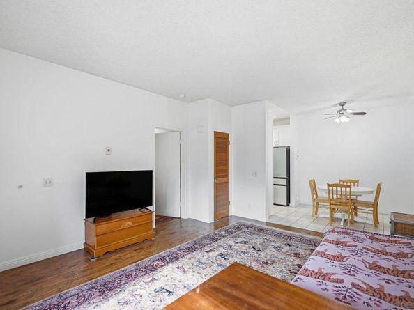 8310 Regents Rd 1E, San Diego CA 92122