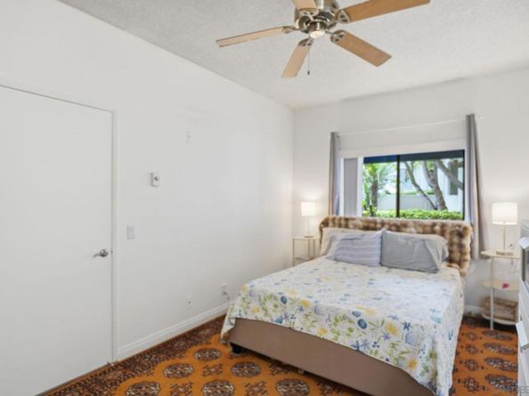 8310 Regents Rd 1E, San Diego CA 92122