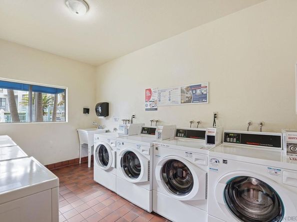 8310 Regents Rd 1E, San Diego CA 92122