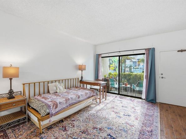 8310 Regents Rd 1E, San Diego CA 92122