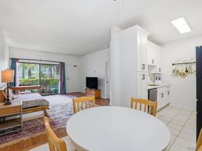 8310 Regents Rd 1E, San Diego CA 92122