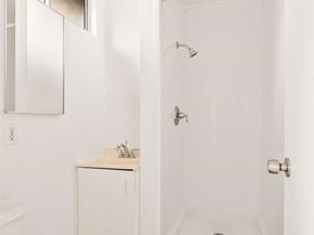 4804 Lamont St, San Diego CA 92109