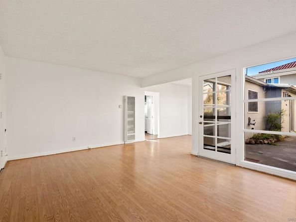 4804 Lamont St, San Diego CA 92109