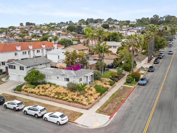 4804 Lamont St, San Diego CA 92109