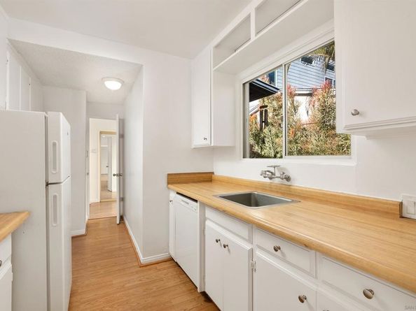 4804 Lamont St, San Diego CA 92109