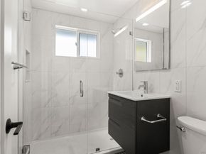 4804 Lamont St, San Diego CA 92109