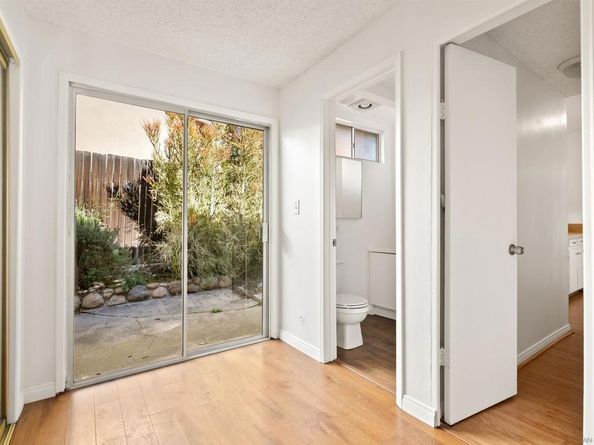 4804 Lamont St, San Diego CA 92109