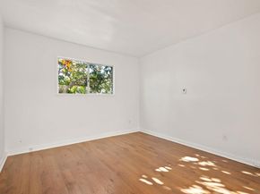 4804 Lamont St, San Diego CA 92109