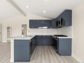 4804 Lamont St, San Diego CA 92109