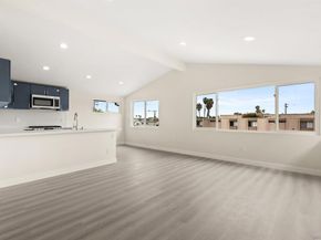 4804 Lamont St, San Diego CA 92109