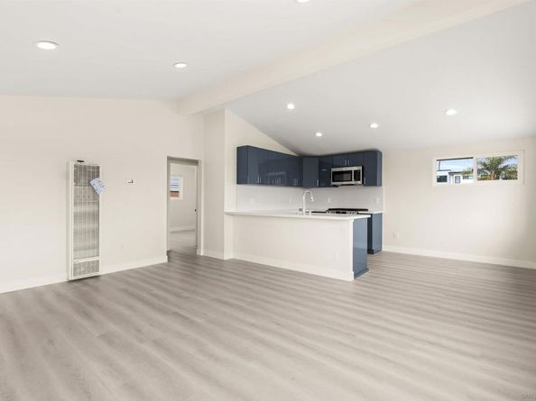 4804 Lamont St, San Diego CA 92109