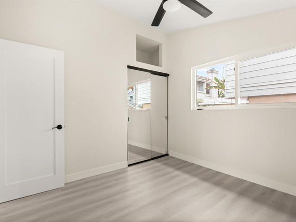 4804 Lamont St, San Diego CA 92109