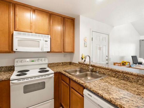 3456 Castle Glen Dr 290, San Diego CA 92123