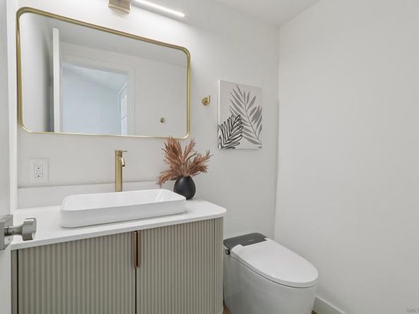 5011 Gardena Ave, San Diego CA 92110