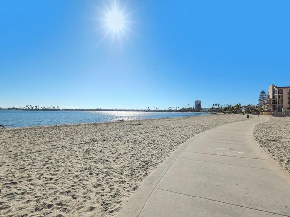 1235 Parker Pl 2B, San Diego CA 92109