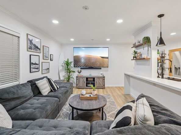 1235 Parker Pl 2B, San Diego CA 92109