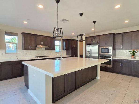 1845 Newton Ct, Escondido CA 92026