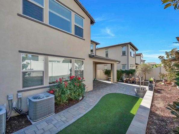 1845 Newton Ct, Escondido CA 92026