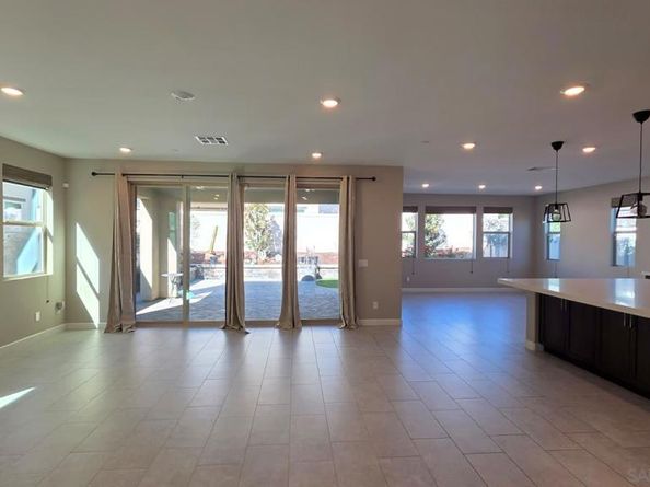 1845 Newton Ct, Escondido CA 92026