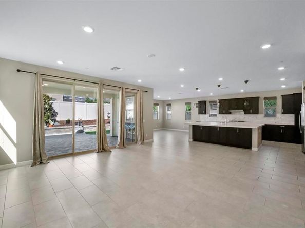 1845 Newton Ct, Escondido CA 92026