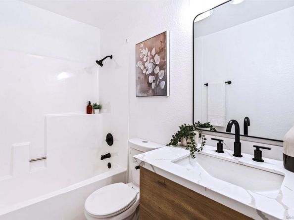 1654 Oliver Ave 6, San Diego CA 92109