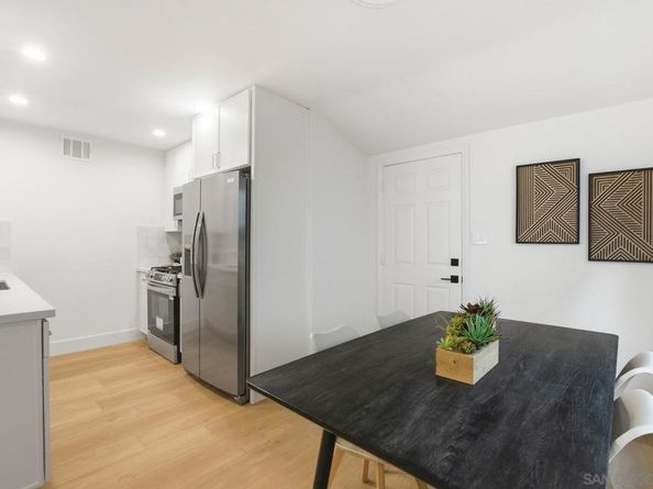 6272 S Lake Ct, San Diego CA 92119